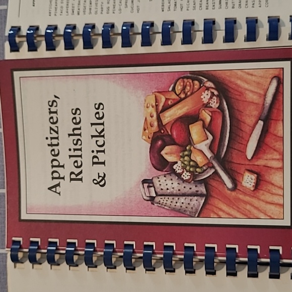 Two (2) Church Cookbooks From North & South Carolina - Picture 4 of 8